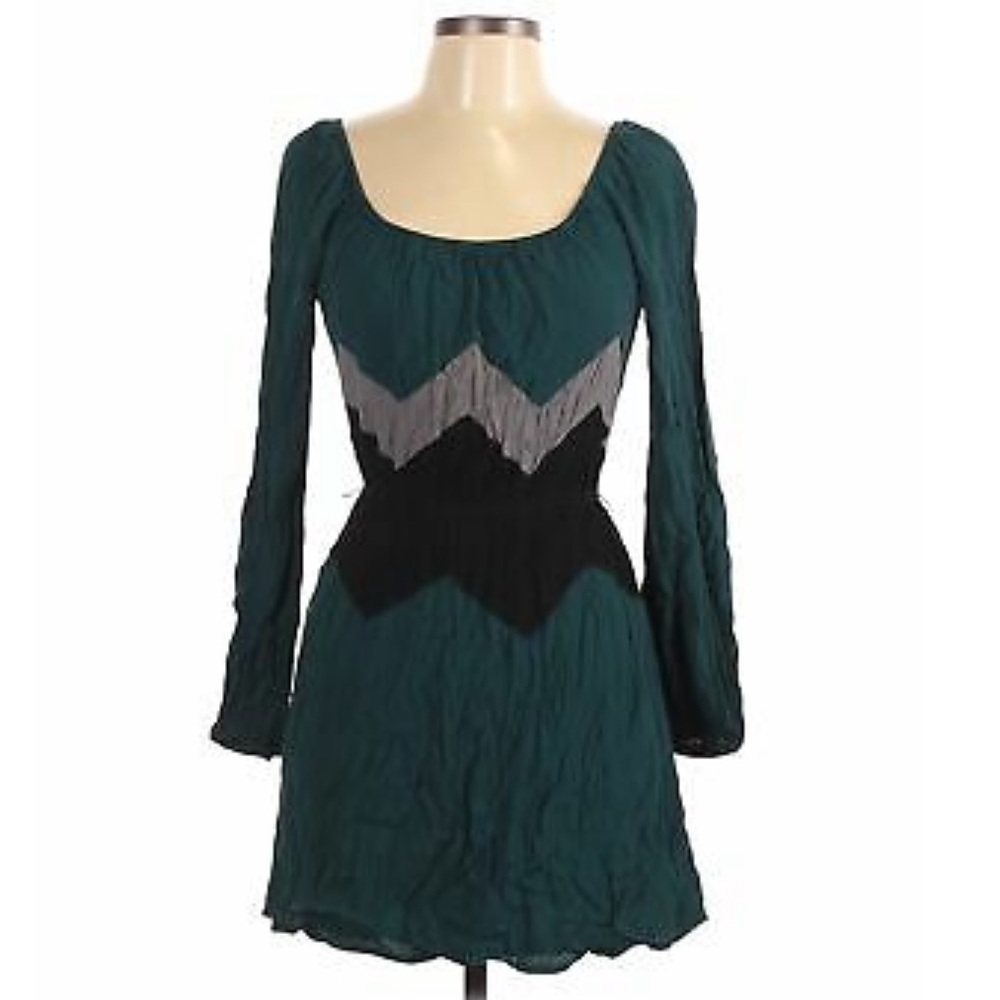 Studio M casual green long sleeve dress